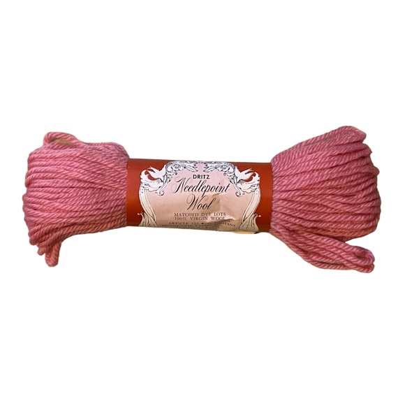 French Rose VTG NOS Scovill Dritz Luxury 100% Virgin Wool Needlepoint 40 yds - Picture 1 of 5